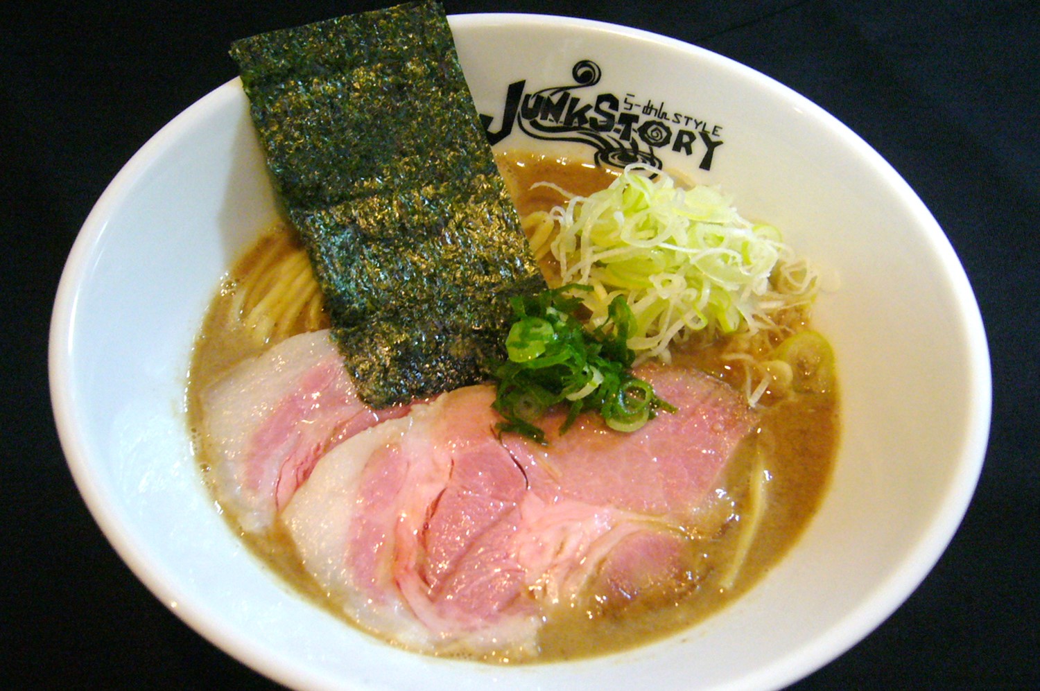 ジャンクストーリーたまり醤油ラーメン